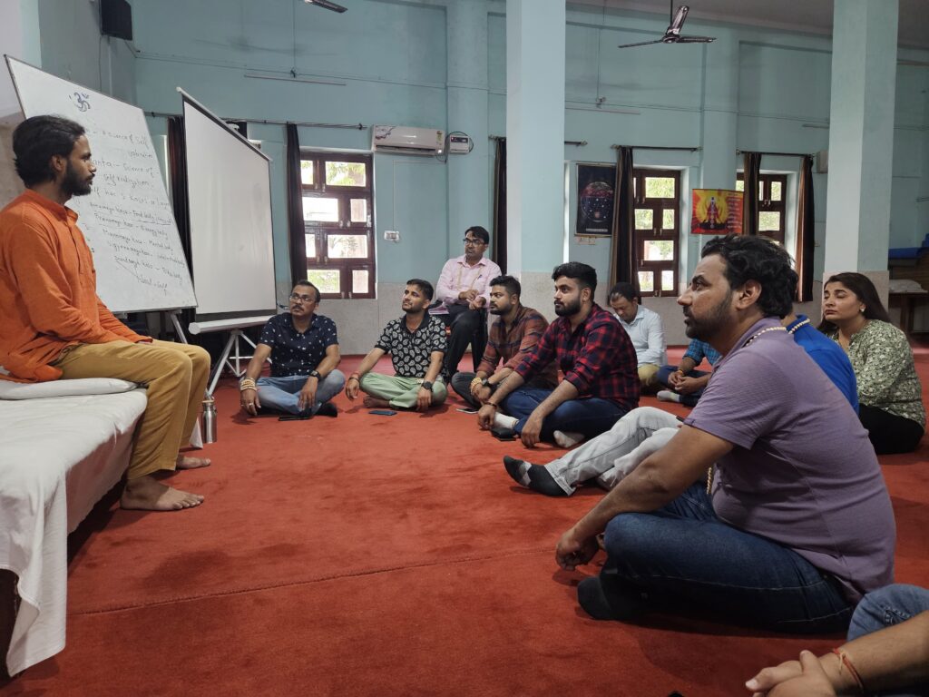 Peaceful yoga ashram in Rishikesh surrounded by Himalayan foothills